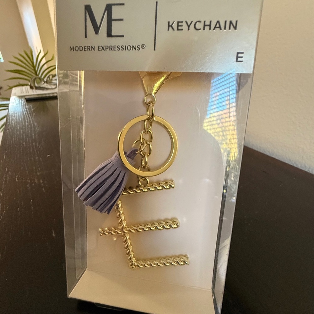 Modern Expressions Intial “E” Keychain